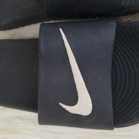 Nike Slide Ons - Picture 2 of 7